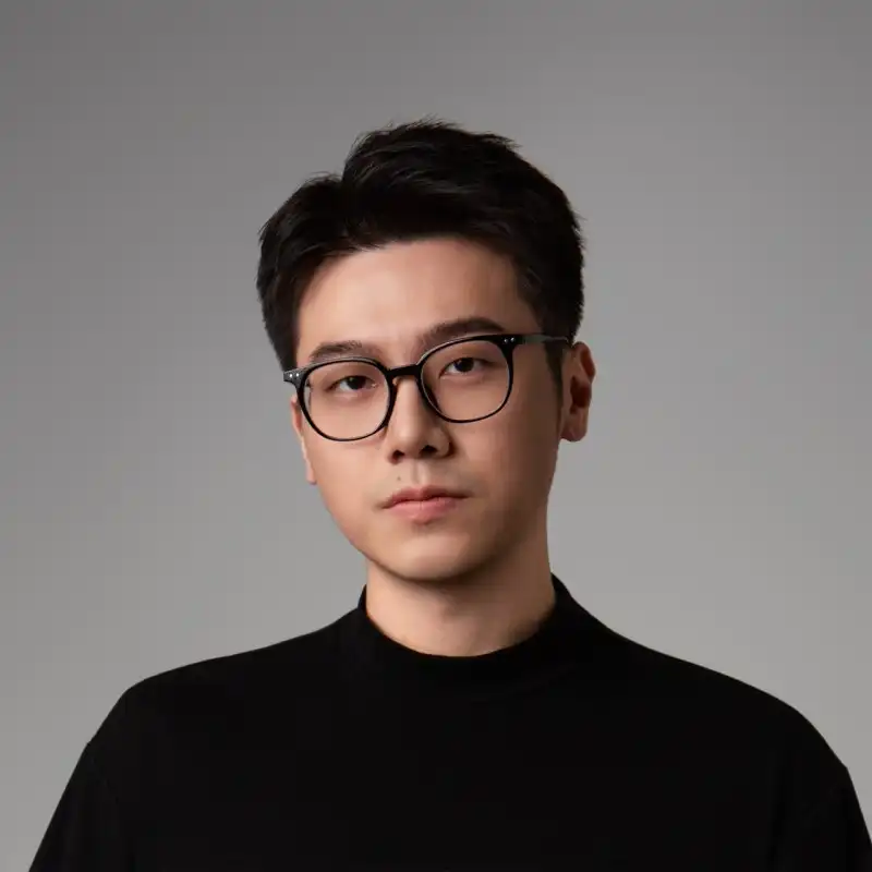 Runhang Zeng